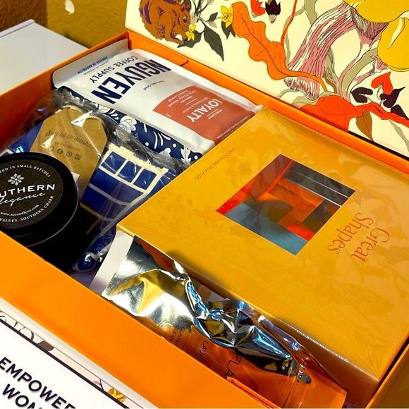 TORY BURCH Complete 2020 Foundation Seed Box Limited Edition w/ Tory Burch Scarf - Picture 16 of 16